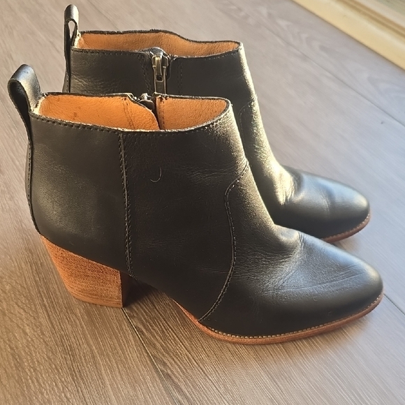Madewell The Brenner Boot Leather Block Heel Ankle Shaft Almond Toe Black Size 7 - Picture 2 of 11